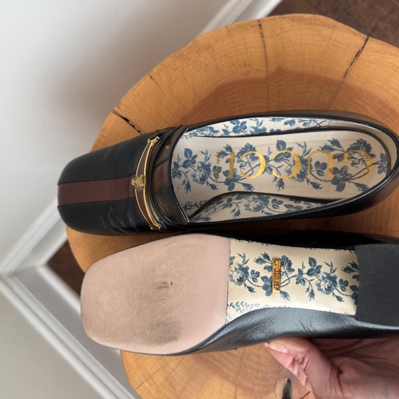 Pre-Loved GUCCI Loafer Pumps w/ Tiger Detail. Size 38 - Michele Era - Picture 6 of 9